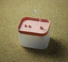 Автоматична поїлка - фонтан для котів та собак 1.5л USB 5V - рожевий
