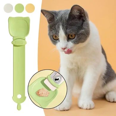 Ложка для удобного кормления котов лакомствами из стиков - зеленая